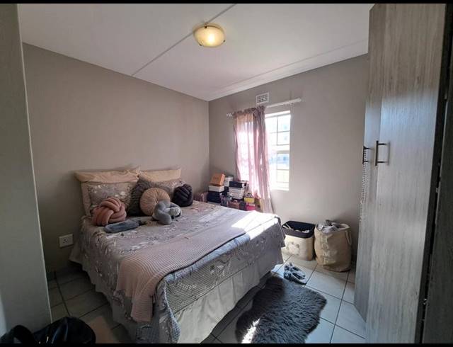 2 BEDROOM APARTMENT FOR SALE IN HEUWELOORD